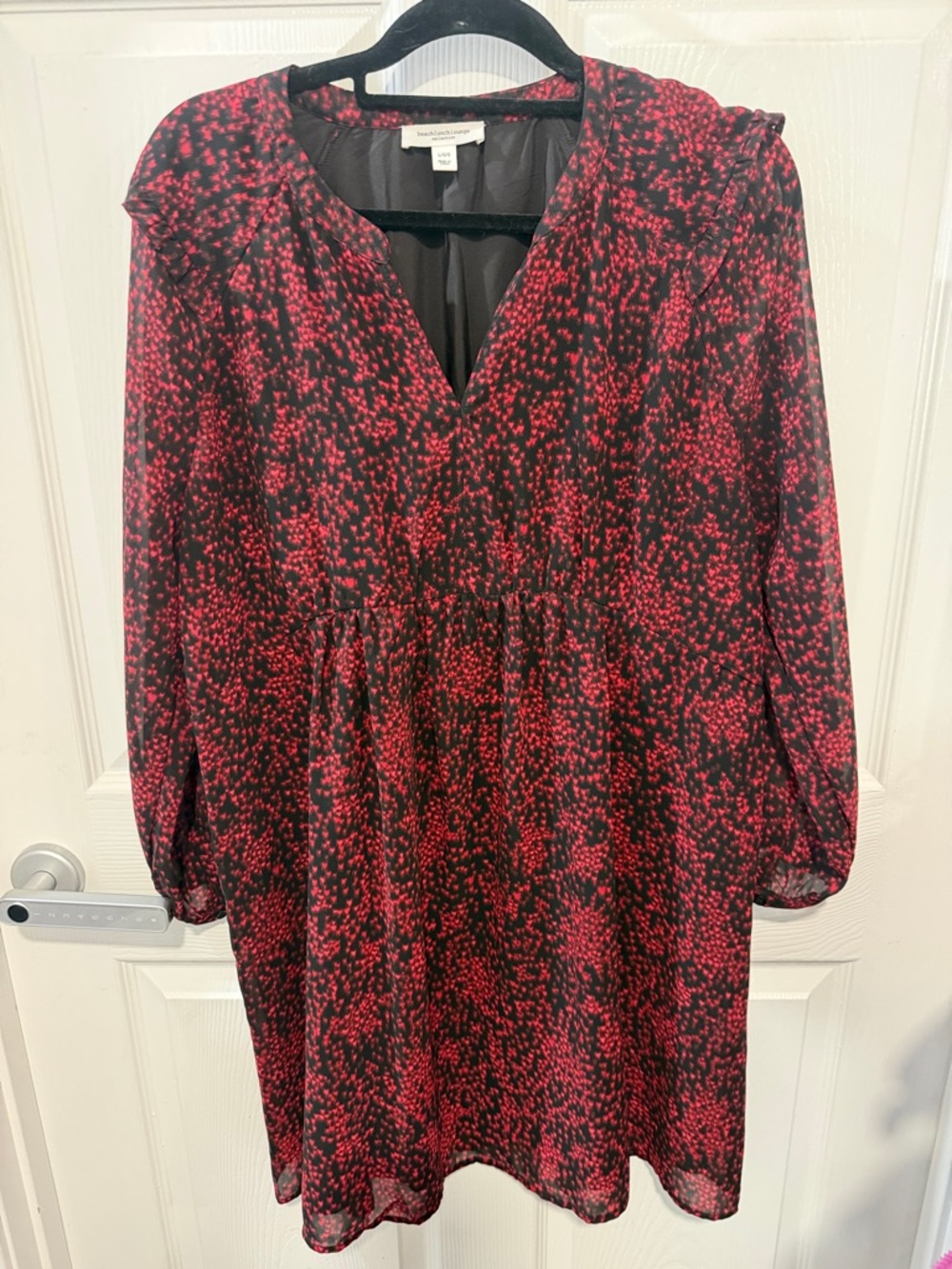 beachlunchlounge Red and Black Speckled V-Neck Long Sleeve Dress